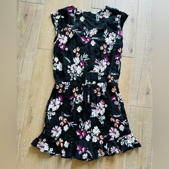 Loft Romper Size M - Picture 2 of 3